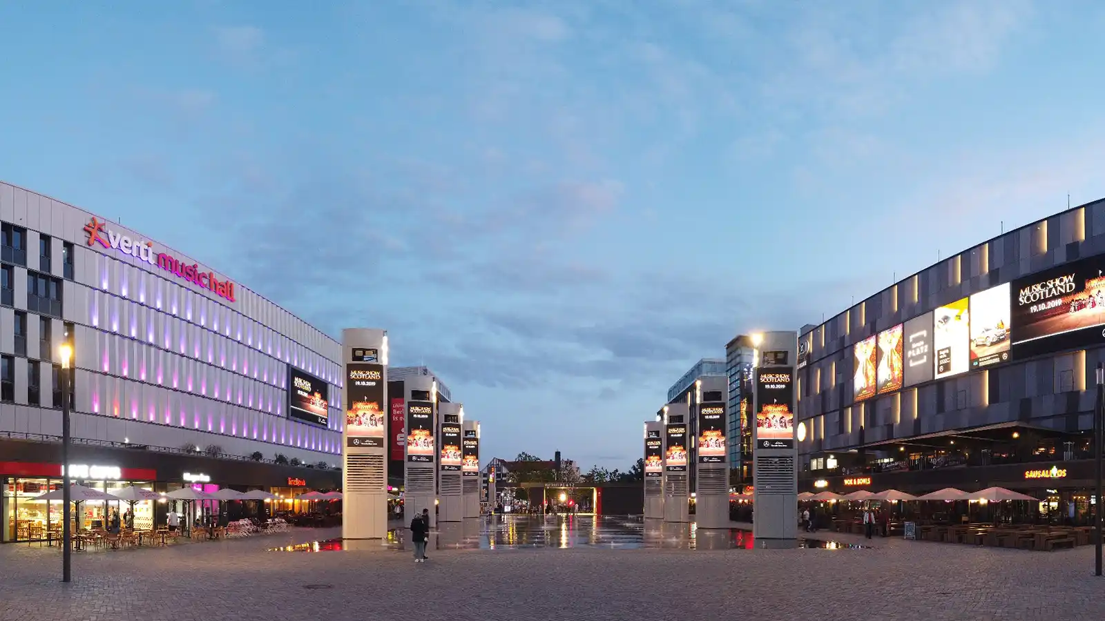 04-mercedes-platz